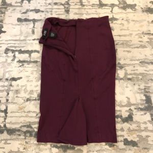 Fitted pencil skirt